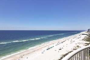 On the beach - Beach-front condo with pool, hot tub, sauna, washer,dryer & grill (Gulf Shores)