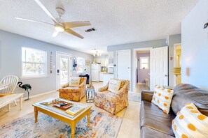 TV, offices - Dog-friendly duplex with a full kitchen, furnished deck, beach gear, & AC (Gulf Shores)