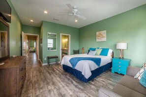 2 bedrooms, travel cot, WiFi, bed sheets - Pristine beach home with gulf view, covered patio, and AC (Gulf Shores)