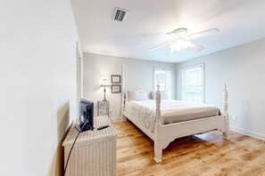 5 Schlafzimmer, Bügeleisen/Bügelbrett, WLAN, Bettwäsche