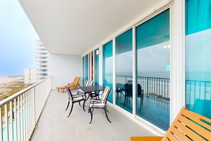 Outdoor dining - Waterfront condo with pool, hot tub, sauna, central AC, washer/dryer, & balcony (Gulf Shores)