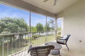 Property grounds - Spacious condo with water views, private balcony, & on-site pool (Gulf Shores)