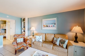 TV, offices - Gulf-view condo with 4 pools, hot tubs, beach access, central AC, & washer/dryer (Gulf Shores)