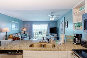 Interior - Gulf-view condo with 4 pools, hot tubs, beach access, central AC, & washer/dryer (Gulf Shores)