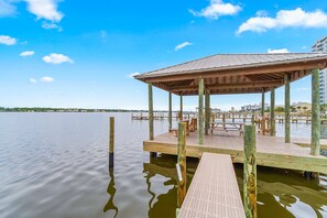 Property grounds - Wonderful home near the gulf with shared pool, fishing pier, easy beach access (Gulf Shores)