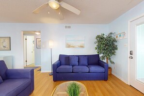 TV, offices - Waterfront condo with a furnished balcony, peek-a-boo Gulf views, & shared pools (Gulf Shores)