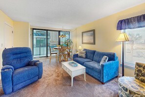 TV, DVD player, offices - Convenient condo with balcony, beach views, pool, & central AC (Gulf Shores)