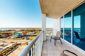 Property grounds - 13th-Floor Gulf-Front Corner Condo w/Incredible Views, Balcony, Shared Pool, Gym (Gulf Shores)