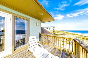Property grounds - Beachfront house with balcony, deck, ocean view, central AC, & washer/dryer (Gulf Shores)