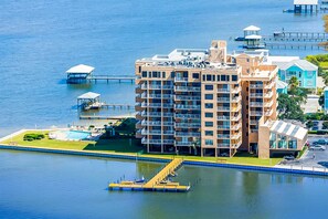 Exterior - 6th-Floor waterfront condo with pool & balcony - snowbird-friendly (Gulf Shores)
