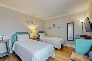3 habitaciones, tabla de planchar con plancha, wifi y ropa de cama