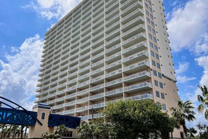 Exterior - Gulfview condo with skywalk to the beach,  indoor & outdoor pool, & sauna (Gulf Shores)