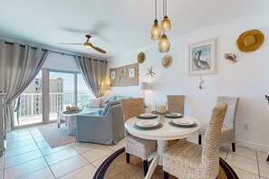Dining - Gulfview condo with skywalk to the beach,  indoor & outdoor pool, & sauna (Gulf Shores)