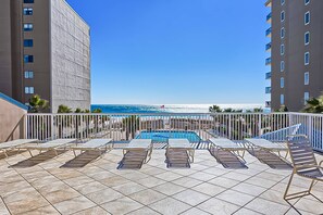 Property grounds - Gulfview condo with skywalk to the beach,  indoor & outdoor pool, & sauna (Gulf Shores)