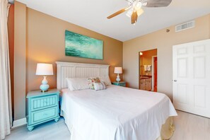 2 bedrooms, Internet, bed sheets - Gulf-Front Condo w/ Beach View, Balcony, AC & Resort Pools/Hot Tubs/Sauna (Gulf Shores)
