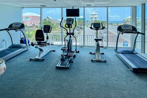 Fitness facility - Waterfront condo with pool, piers & breathtaking balcony views (Gulf Shores)