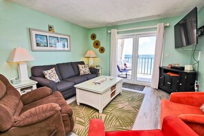 TV, offices - Oceanfront condo with pool, elevator, well-equipped kitchen, balcony, & W/D (Gulf Shores)