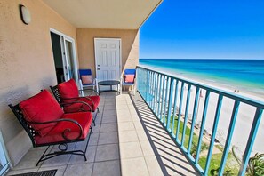 Property grounds - Oceanfront condo with pool, elevator, well-equipped kitchen, balcony, & W/D (Gulf Shores)