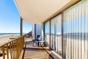 Property grounds - Beachfront condo with Gulf views, outdoor pool, large wrap-around balcony, & W&D (Gulf Shores)
