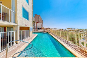 Pool - Stunning oceanfront condo with beach access, pool, balcony, & amazing views (Gulf Shores)