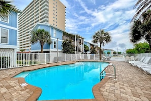 Pool - Gulf Coast condo with on-site pool, amazing view, easy beach access, AC, & W/D (Gulf Shores)