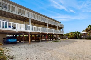 Exterior - Bright condo near beach with pool access, balcony, & central AC (Gulf Shores)