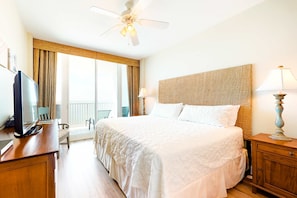 2 bedrooms, iron/ironing board, WiFi, bed sheets - Beachfront condo with Gulf views, balcony, pools, hot tubs, gym, & central AC (Gulf Shores)