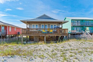 Exterior - Lovely beachfront home with balcony, central AC, & washer,dryer (Gulf Shores)
