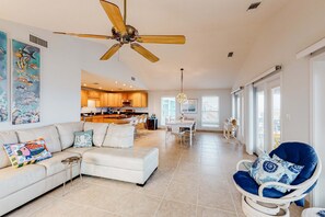 TV - Lovely beachfront home with balcony, central AC, & washer,dryer (Gulf Shores)