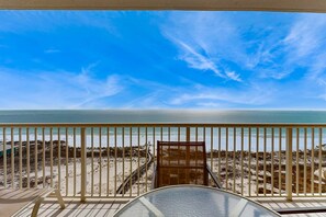 Property grounds - Fantastic Condo on 11th Floor with Gorgeous Views of the Water, Shared Pool,Hot Tub (Gulf Shores)