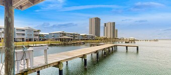 Cheerful Condo with Shared Pool, Pier, and Beach Access