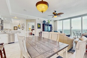 Dining - Inviting Gulf-front condo with pool, sauna, washer,dryer, & central AC (Gulf Shores)