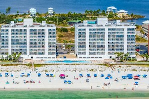 On the beach - Gulf-front condo with beach views, balcony, central AC & pool (Gulf Shores)