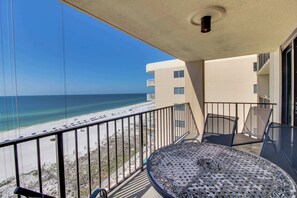 Property grounds - Waterfront condo with amazing views, beach access & pool/hot tub on-site (Orange Beach)