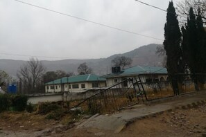 Unclassified image, 2 of 6, button