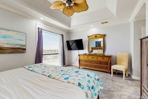 2 bedrooms, iron/ironing board, WiFi, bed sheets - Exclusive condo with panoramic views, walkable hotspots, and beach access (Gulf Shores)