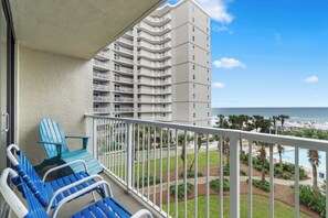 Property grounds - Wonderful home in beachfront complex with pool, WiFi & central AC (Orange Beach)
