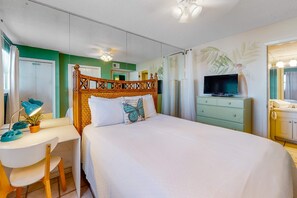 1 bedroom, iron/ironing board, Internet, bed sheets - Splendid beachfront condo with pool, tennis court, sauna, & WiFi (Orange Beach)