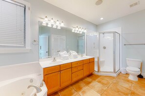 Shower, hair dryer, towels - Spacious beachfront home with Gulf-view decks, boardwalk, & pool (Orange Beach)