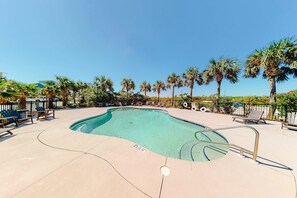 Pool - Spacious beachfront home with Gulf-view decks, boardwalk, & pool (Orange Beach)
