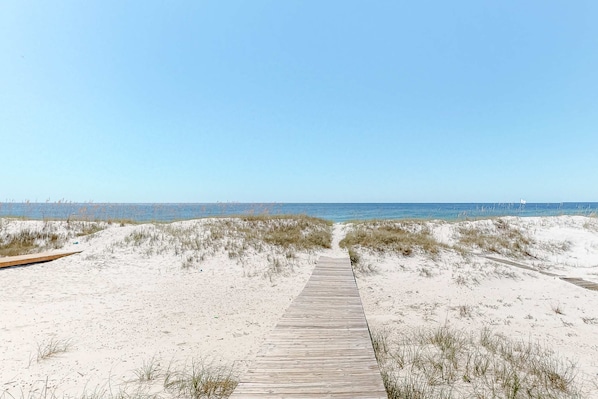 On the beach - Spacious beachfront home with Gulf-view decks, boardwalk, & pool (Orange Beach)