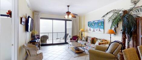 Televisie, een dvd-speler en een stereo