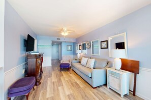 TV, DVD player - Beachfront condo with Gulf-view, balcony, pools, hot tub & tennis (Orange Beach)