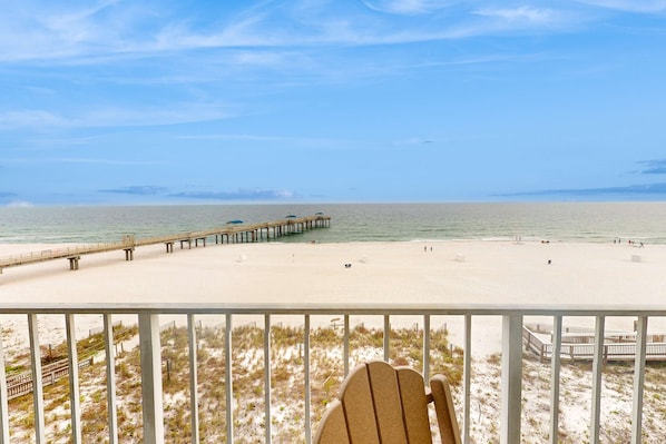 Property grounds - 3rd-Floor Beachfront Condo w/Spacious Balcony, Shared Outdoor Pool, Gym, A/C (Orange Beach)