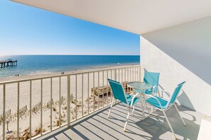 Property grounds - 3rd-Floor Beachfront Condo w/Spacious Balcony, Shared Outdoor Pool, Gym, A/C (Orange Beach)
