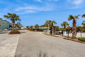 Property grounds - Spacious beachfront wedding-friendly home with multiple decks & shared pool (Orange Beach)
