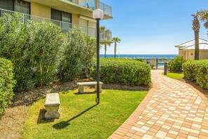 Terrace/patio - Gulf-Front 5th-Floor Condo w/Balcony, Shared Pool, Hot Tub, Beach Views, Gym (Orange Beach)
