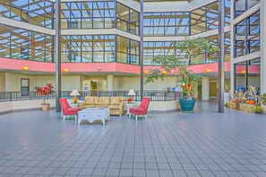 Terrace/patio - Waterfront condo w/ balcony, multiple pools, lighted tennis courts, hot tub (Orange Beach)