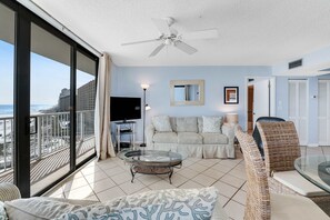 TV, DVD player, stereo, offices - Gulf & beachfront condo with indoor & outdoor pools, sauna & sun deck (Orange Beach)