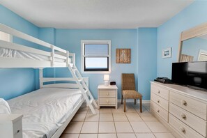 3 bedrooms, iron/ironing board, WiFi, bed sheets - Gulf & beachfront condo with indoor & outdoor pools, sauna & sun deck (Orange Beach)